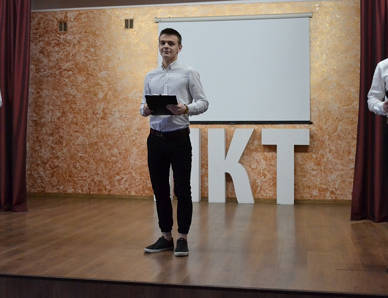 О женщинах слагаем строки!