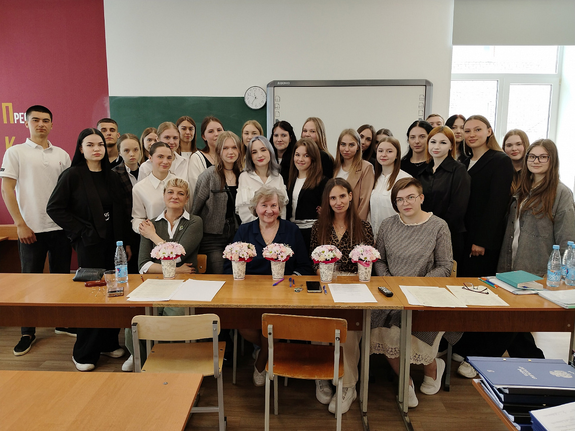 Без пяти минут специалисты