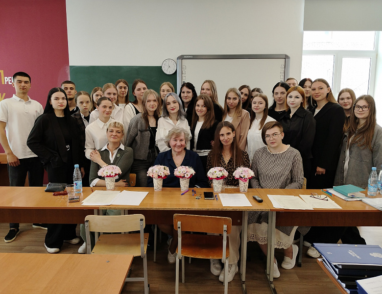 Без пяти минут специалисты