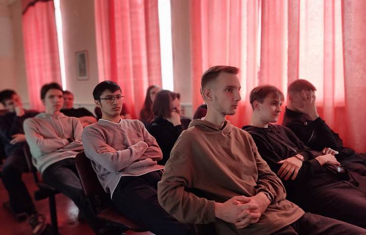С информацией о военной службе по контракту
