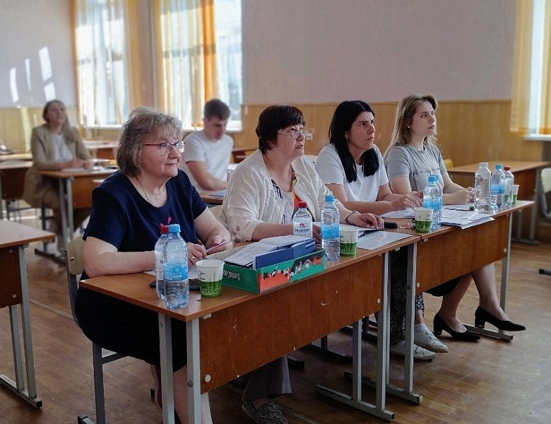 Поздравляем с защитой выпускных работ!