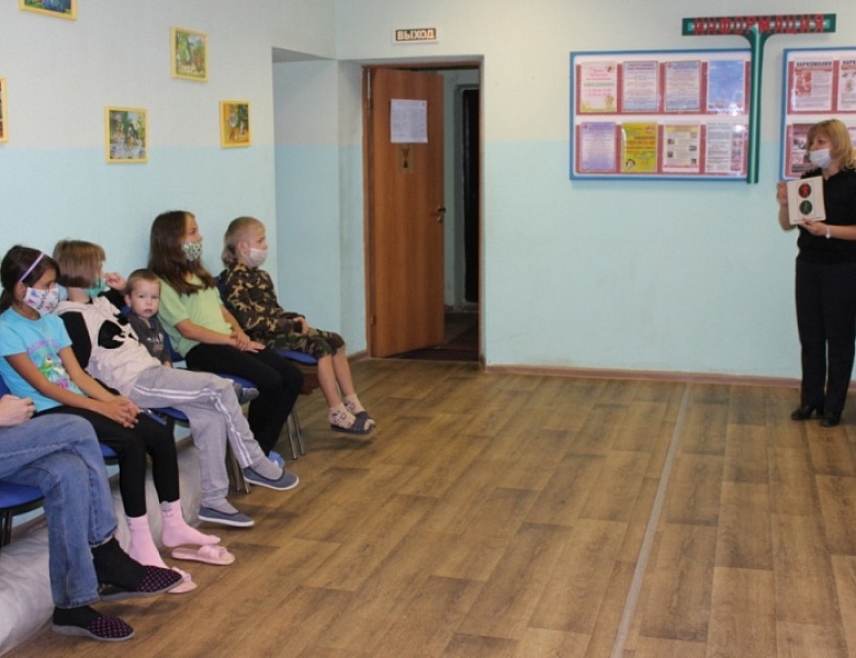 С поздравлениями к несовершеннолетним