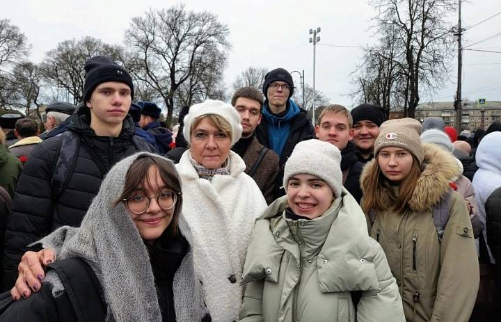 В память о Героях Отечества...