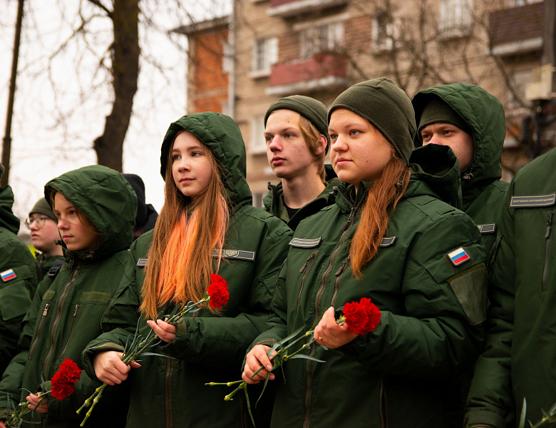 В память о Героях Отечества...