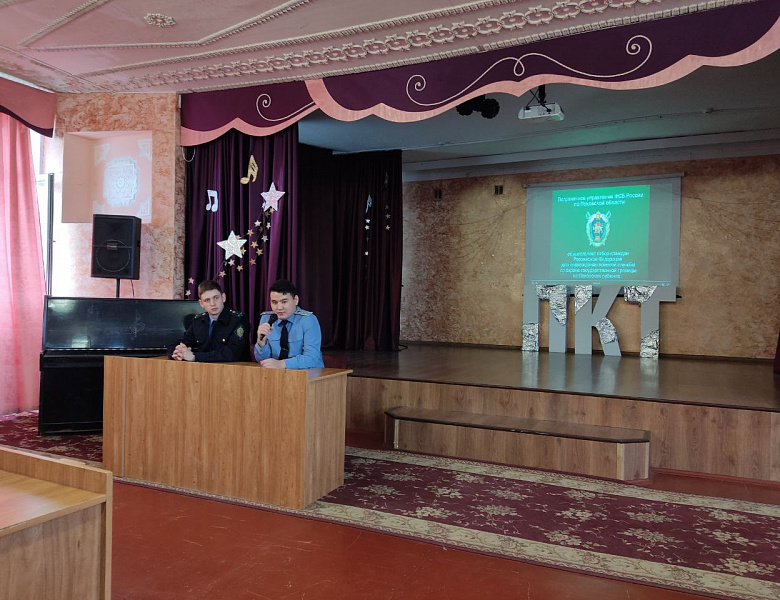 С информацией о военной службе по контракту
