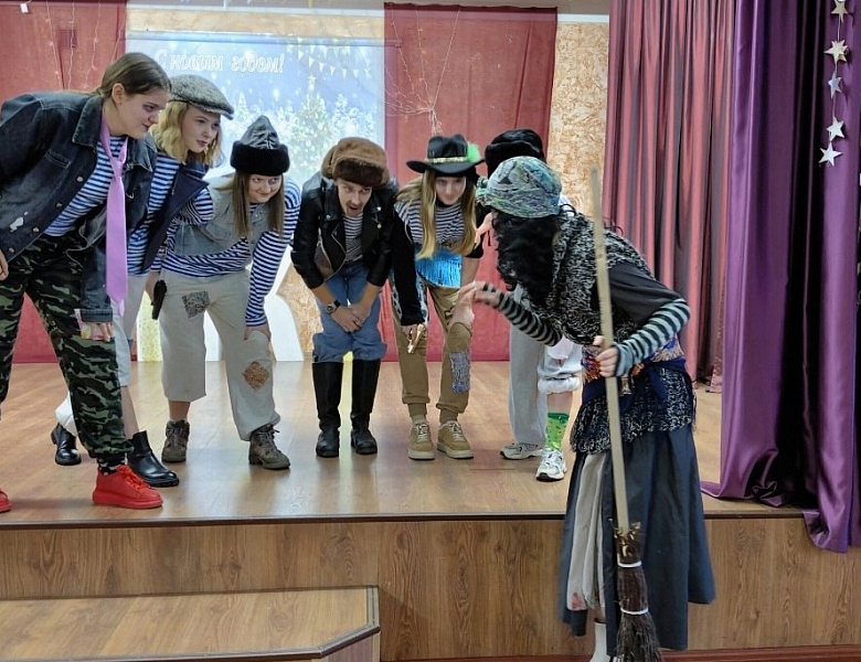 Новогодний утренник 2025