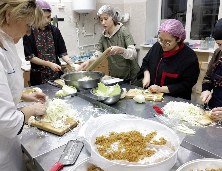 Переданы заготовки супов и каш быстрого приготовления