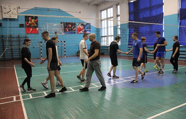Сыграли в волейбол с УМВД