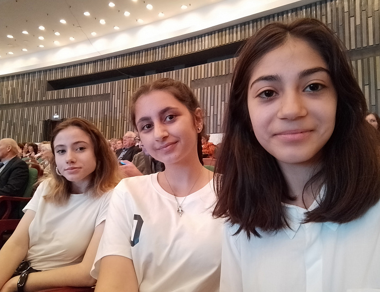 Были волонтерами на торжественном мероприятии